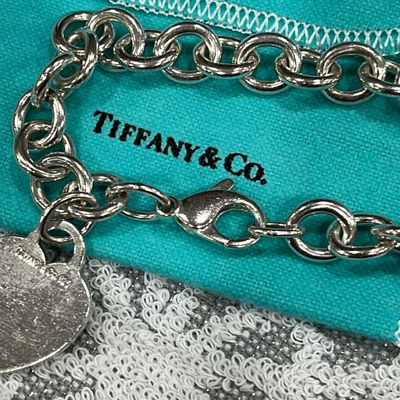 Tiffany & Co. Silver Heart Bracelet - Picture 3 of 14